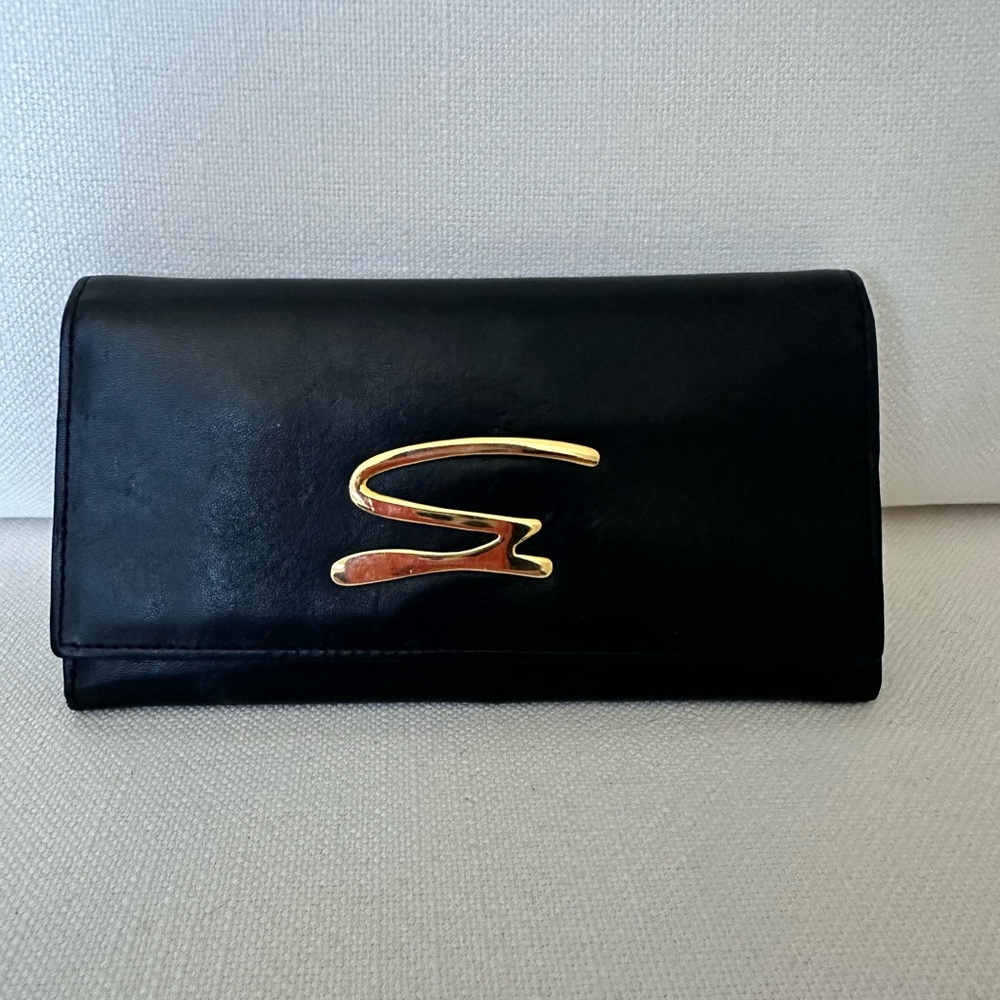 Vintage Genny genuine Black Leather Wallet Purse  Gold Tone Metal
